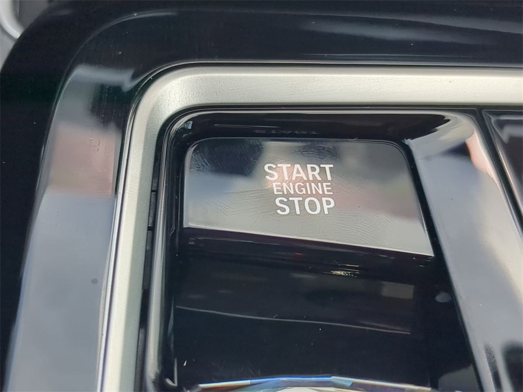 New 2025 White Metallic BMW 740i image 26