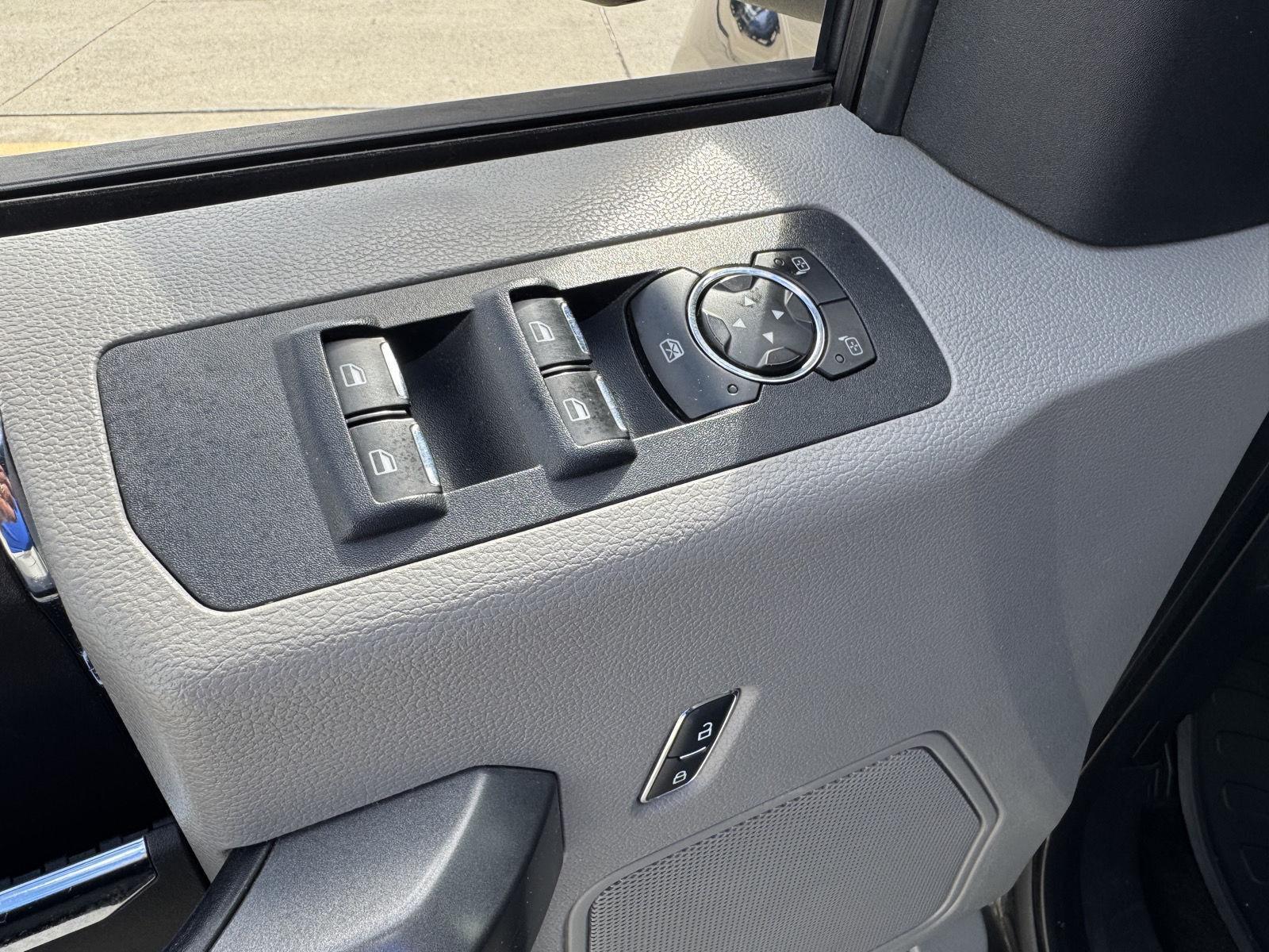 2015 Ford F-150 XLT photo 7