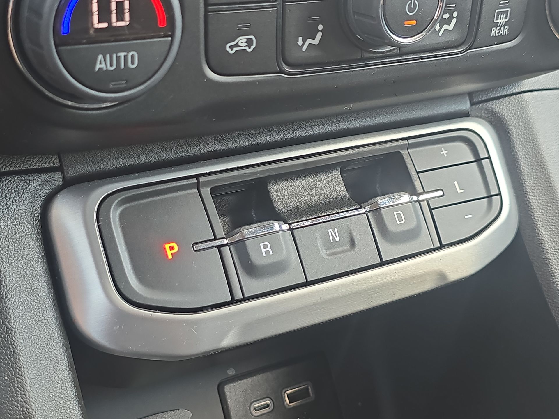 2023 Gmc Acadia SLE photo 50