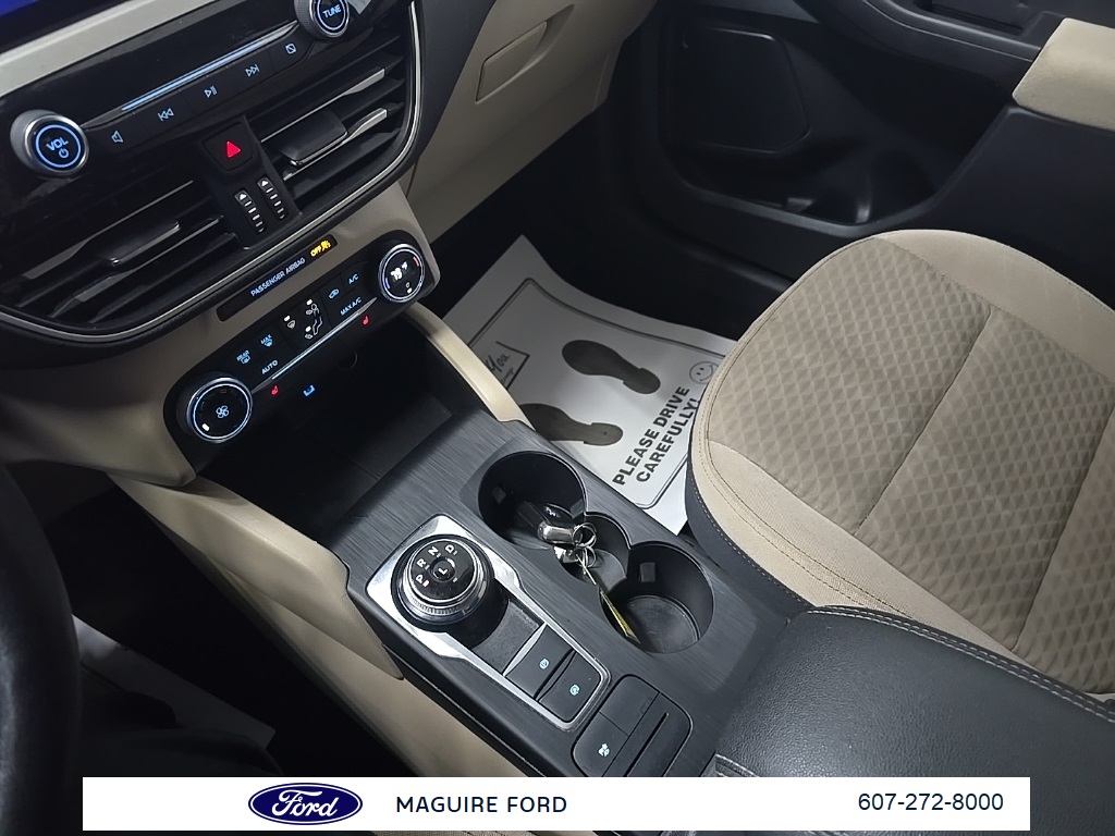 2020 Ford Escape SE Sport Hybrid photo 25
