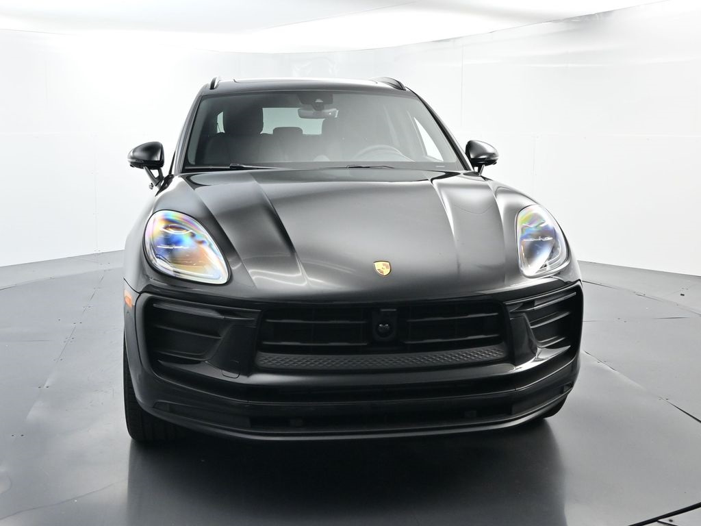 2026 Porsche Macan T photo 15