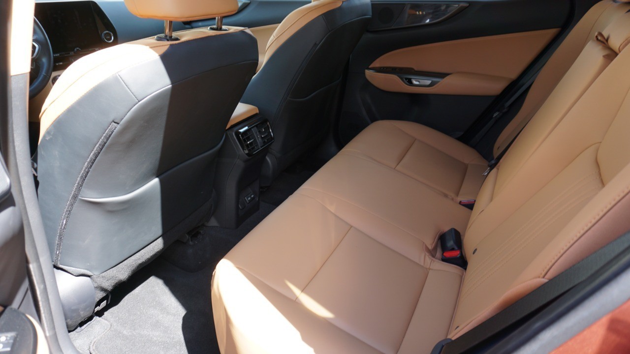 2025 Lexus NX Premium photo 8