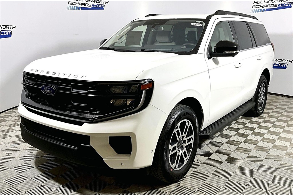 2025 Ford Expedition Active's photo