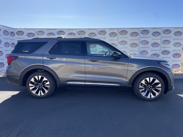 2026 Ford Explorer Platinum's photo