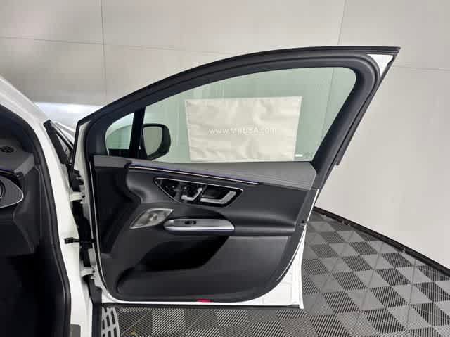 2025 Mercedes Benz EQE SUV 350 photo 14