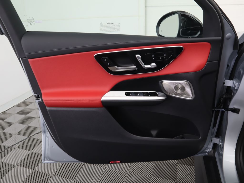 2026 Mercedes Benz GLC 300 photo 24