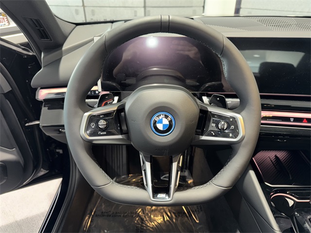 2026 Bmw 550e xDrive photo 16