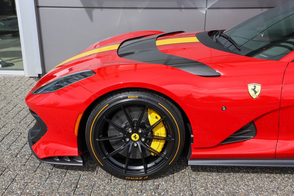 2023 Ferrari 812 Competizione photo 31