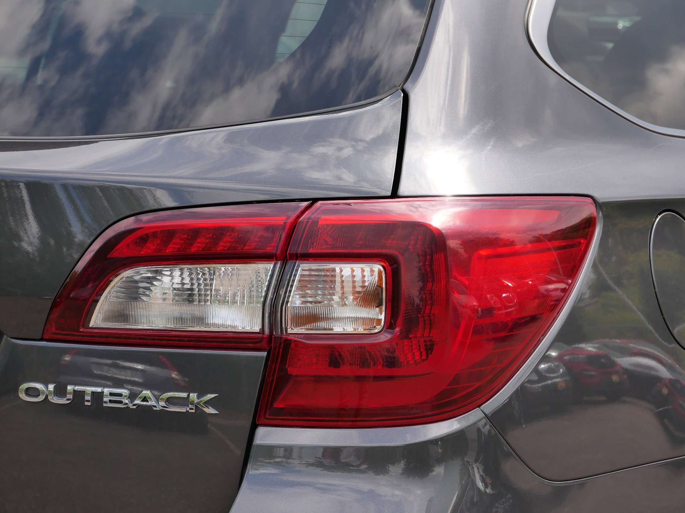 2019 Subaru Outback Premium photo 17