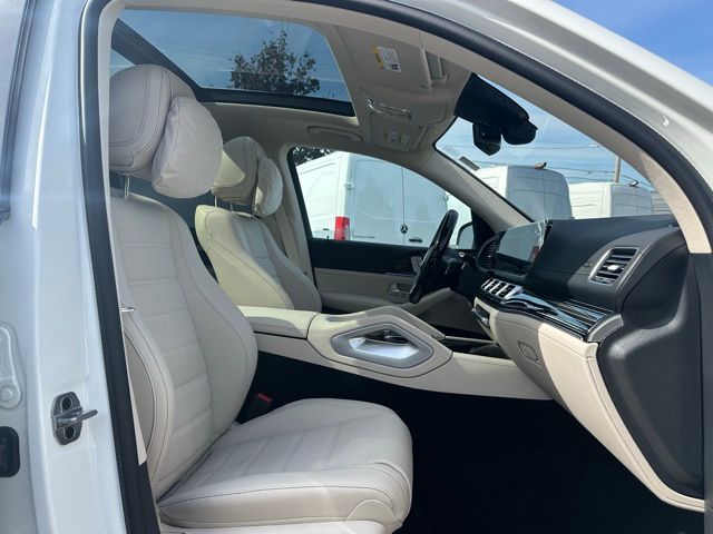 2026 Mercedes Benz GLS 450 4MATIC photo 28