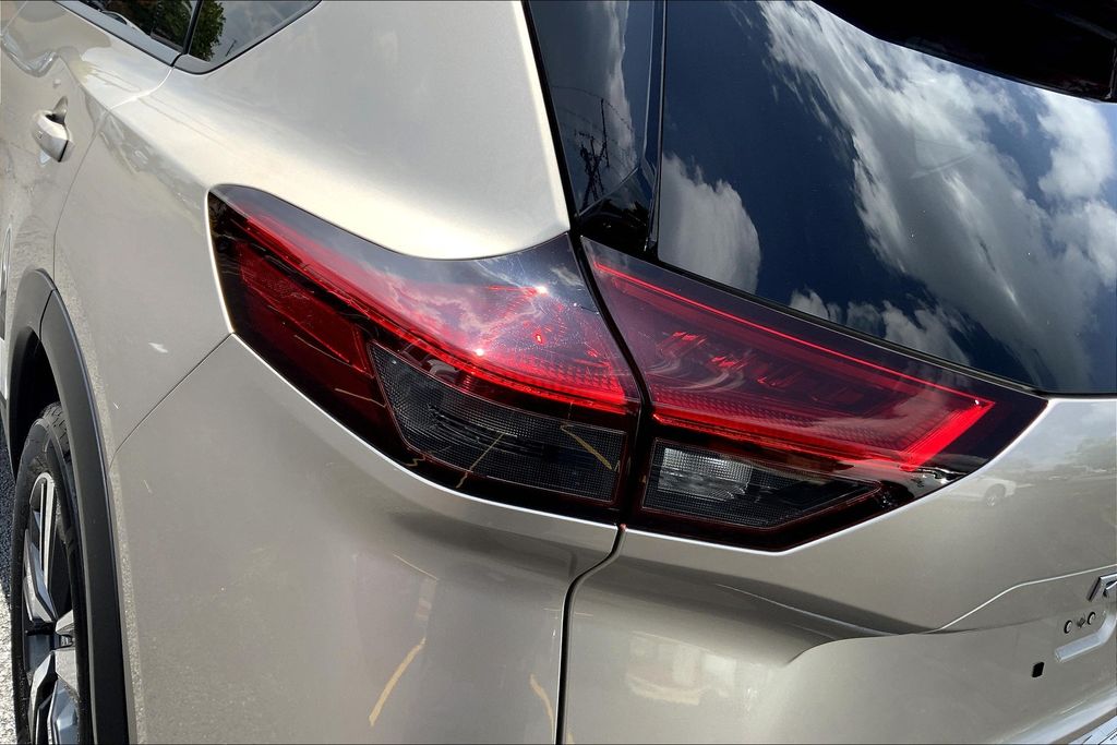 2021 Nissan Rogue Platinum photo 28