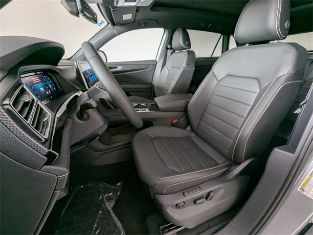 2025 Volkswagen Atlas Cross Sport SEL R-Line photo 5