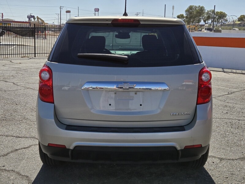 2014 Chevrolet Equinox LS photo 3