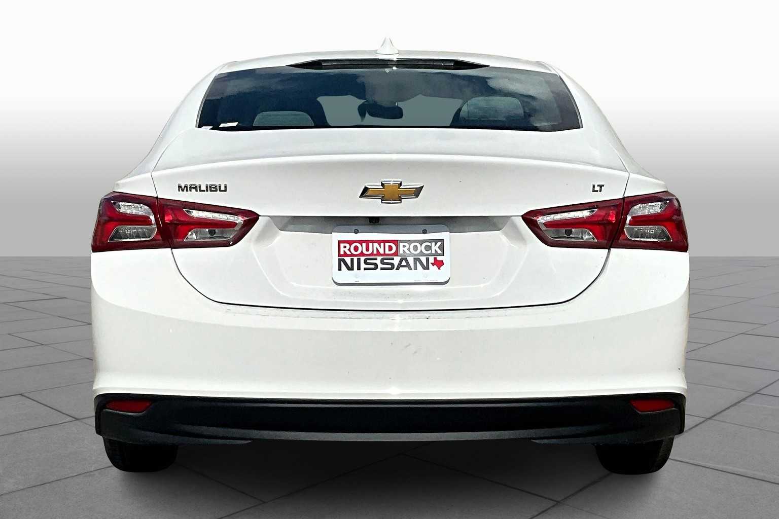 2022 Chevrolet Malibu 1LT photo 3