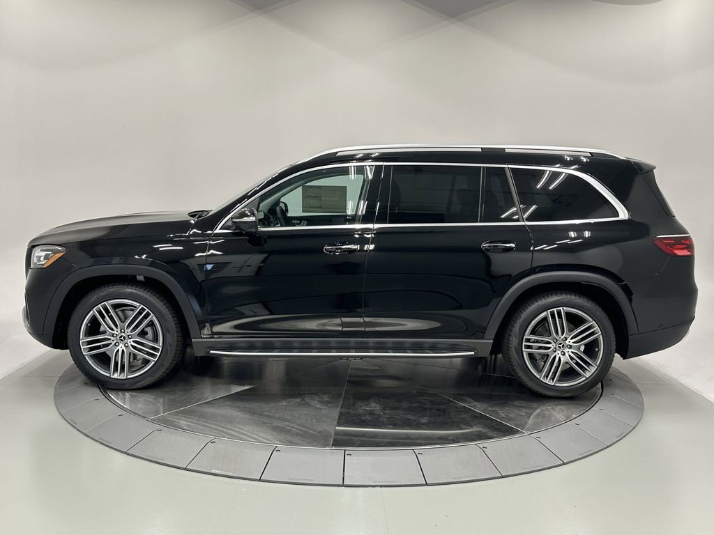 2026 Mercedes Benz GLS 450 4MATIC photo 4