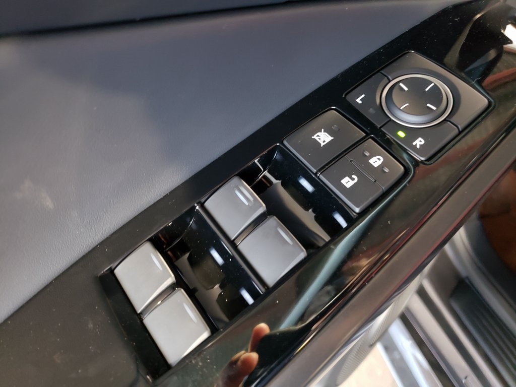 2025 Lexus IS 300 photo 12