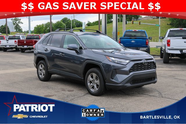 2023 Toyota RAV4 XLE's photo