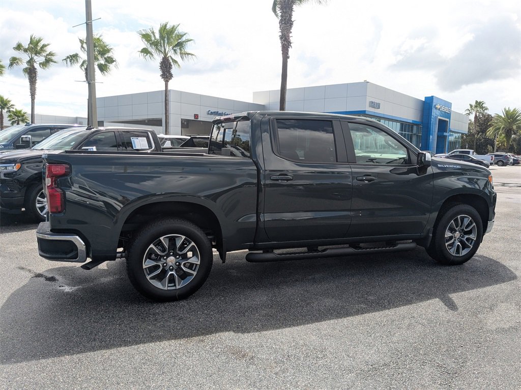 2026 Chevrolet Silverado 1500 LT photo 2
