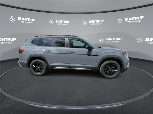 2025 Volkswagen Atlas Peak Edition SE Technology photo 18