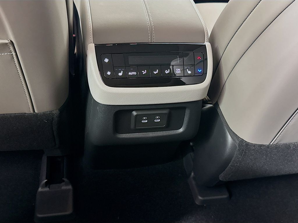 2026 Infiniti QX60 Luxe photo 29