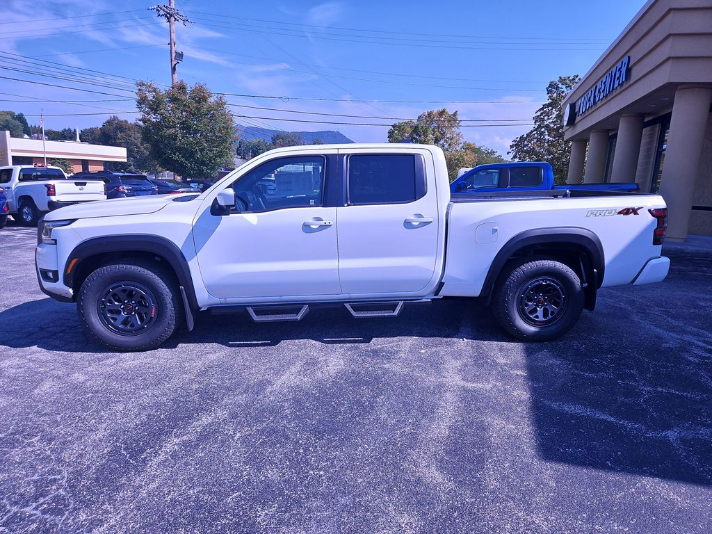 2025 Nissan Frontier PRO-4X photo 2