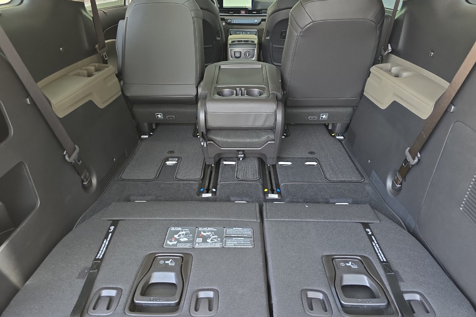 2026 Kia Carnival SX photo 11