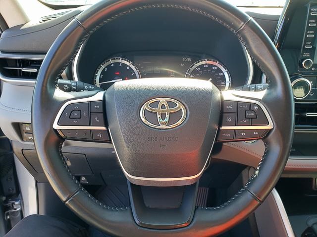 2022 Toyota Highlander XLE photo 18