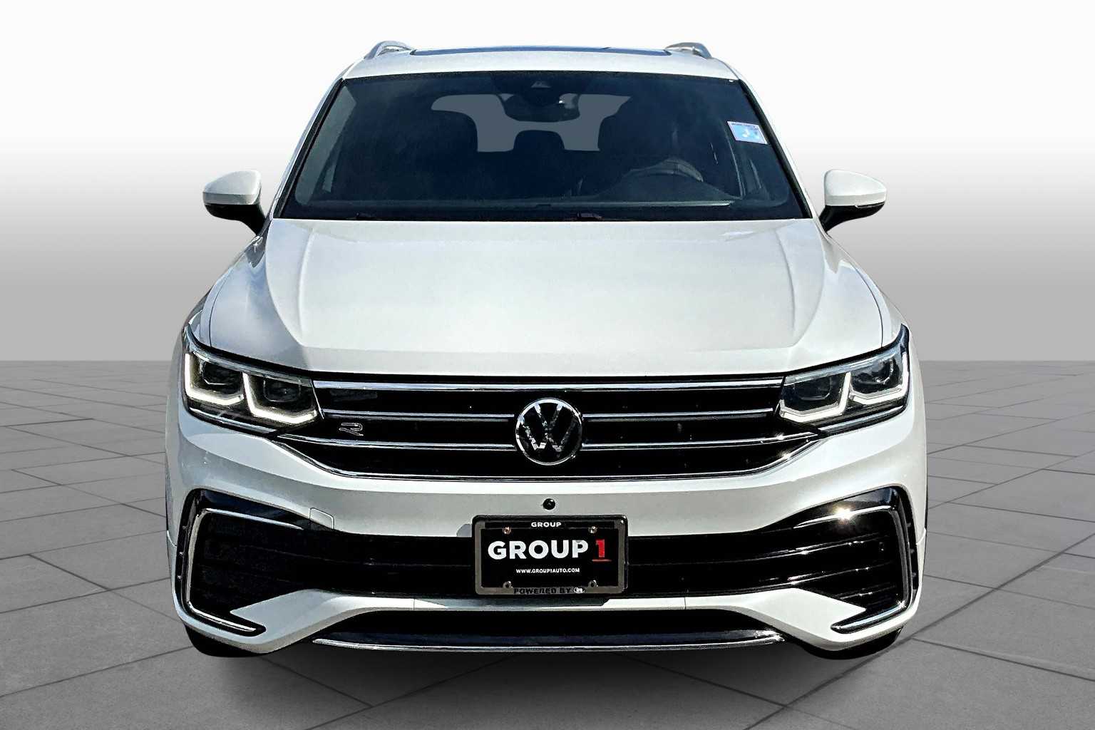 2023 Volkswagen Tiguan SEL R-Line Black photo 6