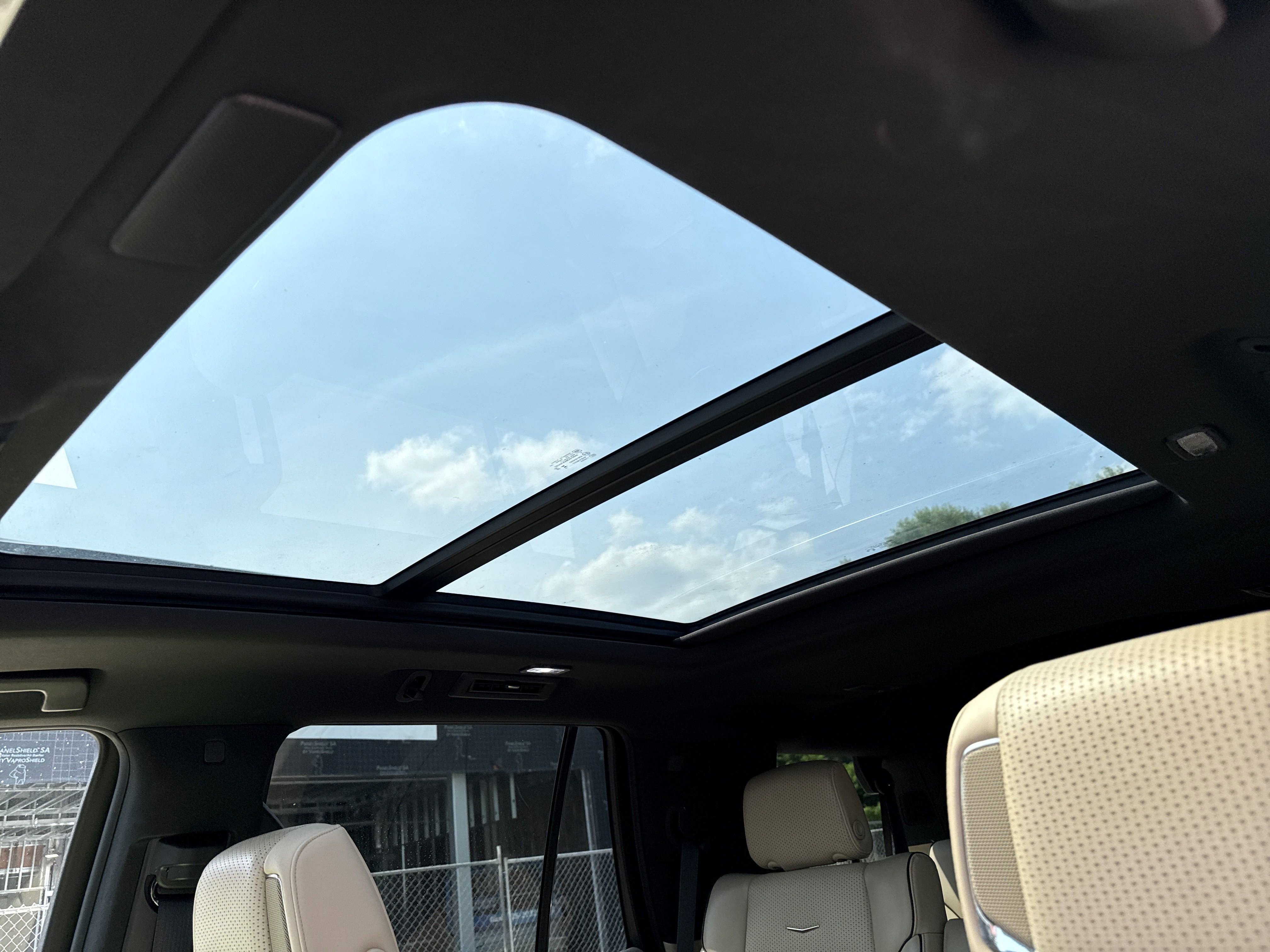 2023 Cadillac Escalade Premium Luxury photo 14