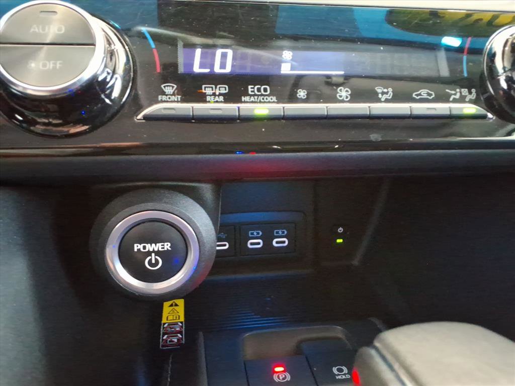 2023 Toyota Venza LE photo 22