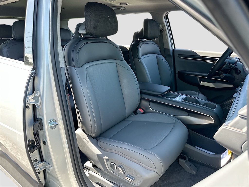 2026 Kia EV9 Light Long Range photo 29