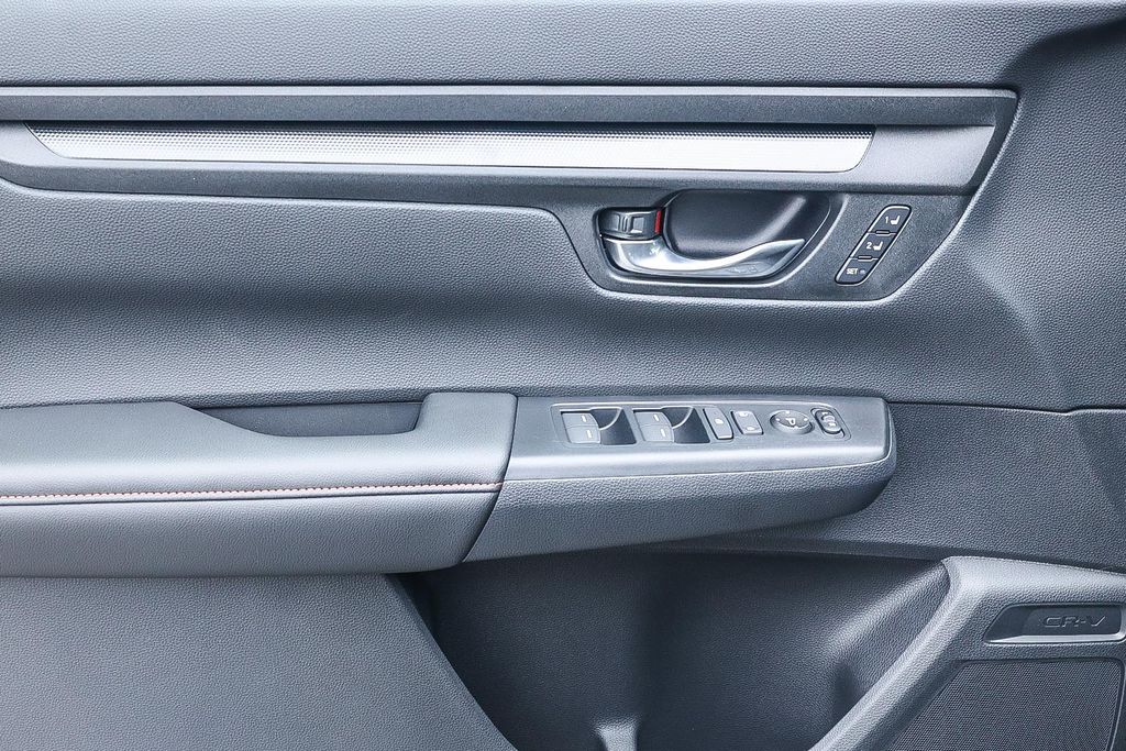 2026 Honda CR-V Hybrid Sport-L photo 17