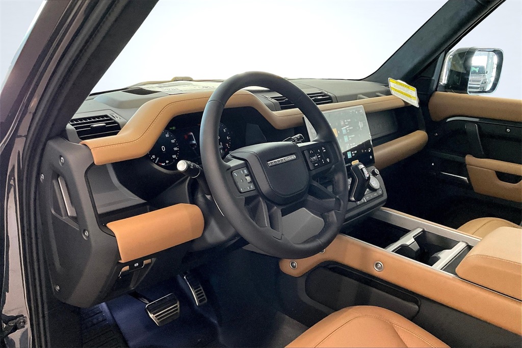 2026 Land Rover Defender photo 4