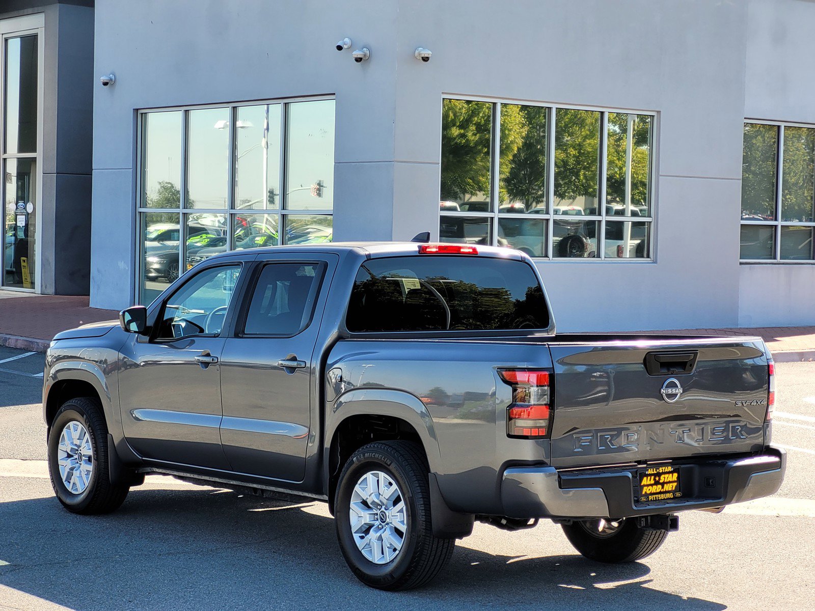 2023 Nissan Frontier SV photo 6