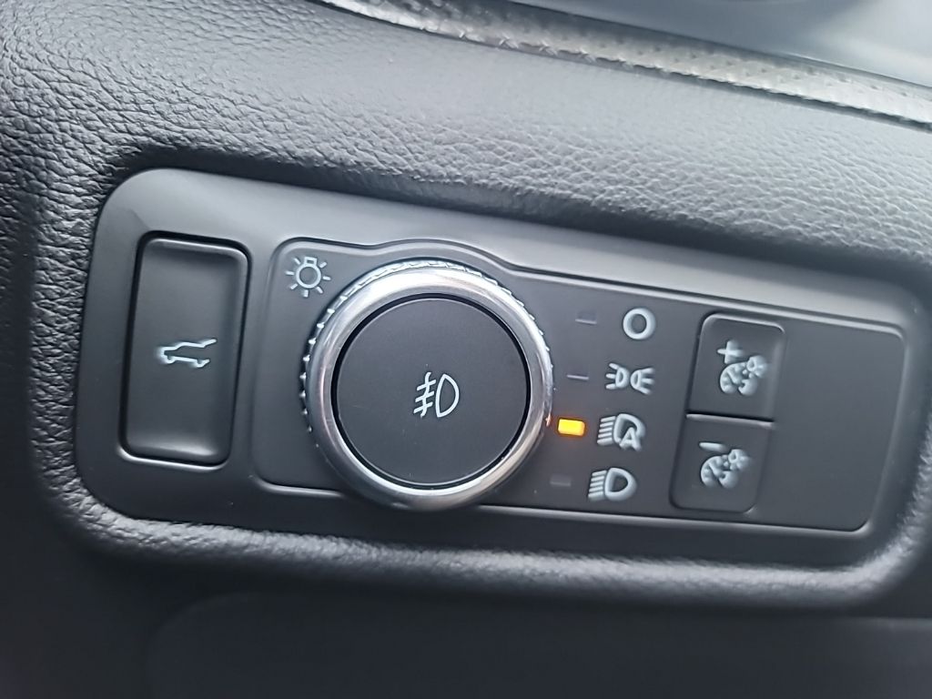 2021 Ford Explorer ST photo 16