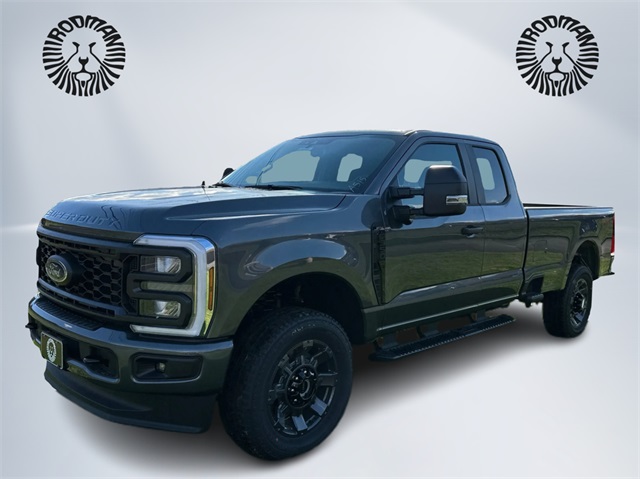 2026 Ford F-350 Super Duty XL's photo