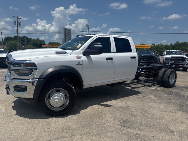 2025 Ram 5500 Tradesman photo 2