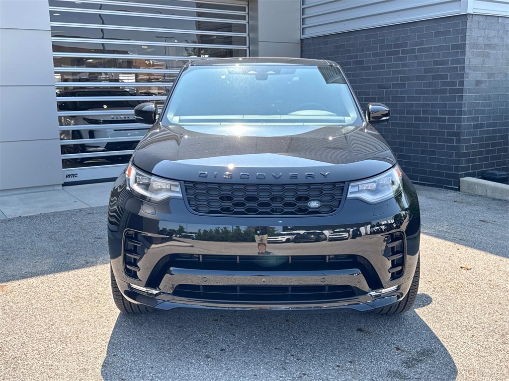 2025 Land Rover Discovery SE photo 2