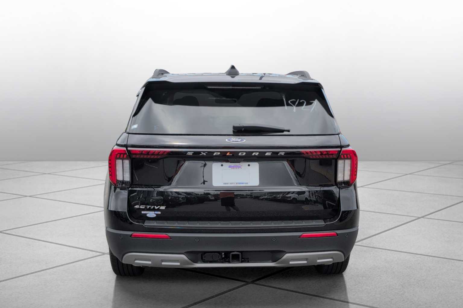 2025 Ford Explorer photo 13