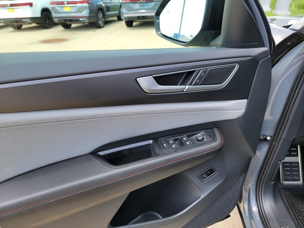 2025 Volkswagen Atlas Peak Edition SE photo 23