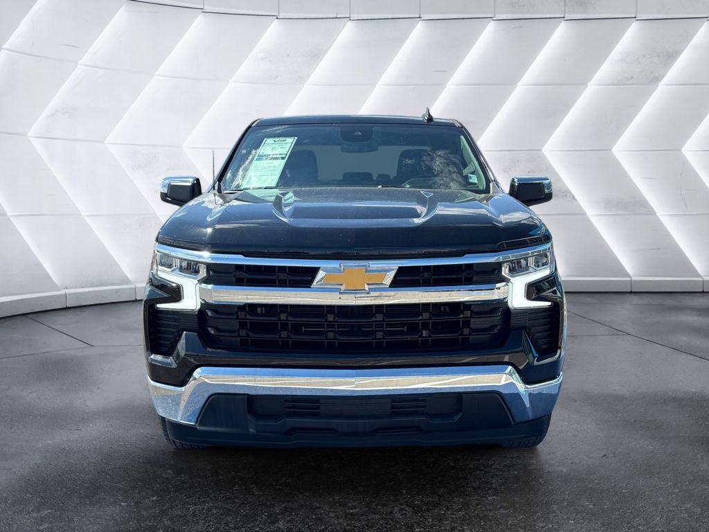 2024 Chevrolet Silverado 1500 LT photo 2