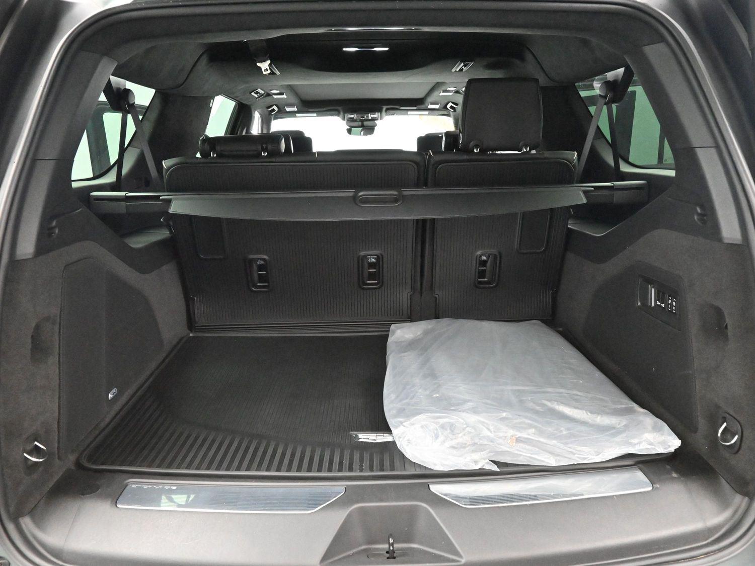 2023 Cadillac Escalade ESV Sport Platinum photo 8