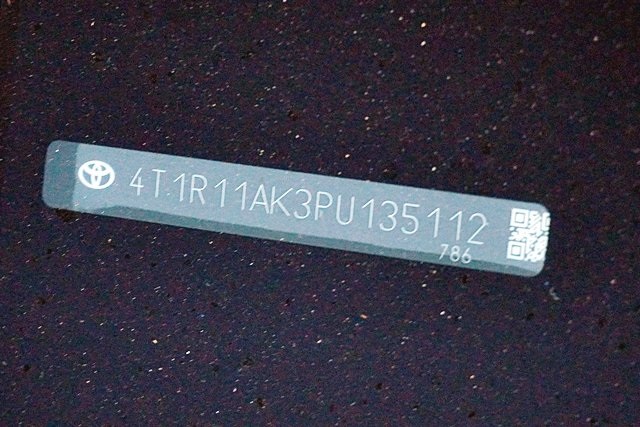 Used 2023 White Toyota LE image 31