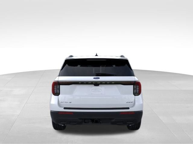 2025 Ford Explorer photo 4