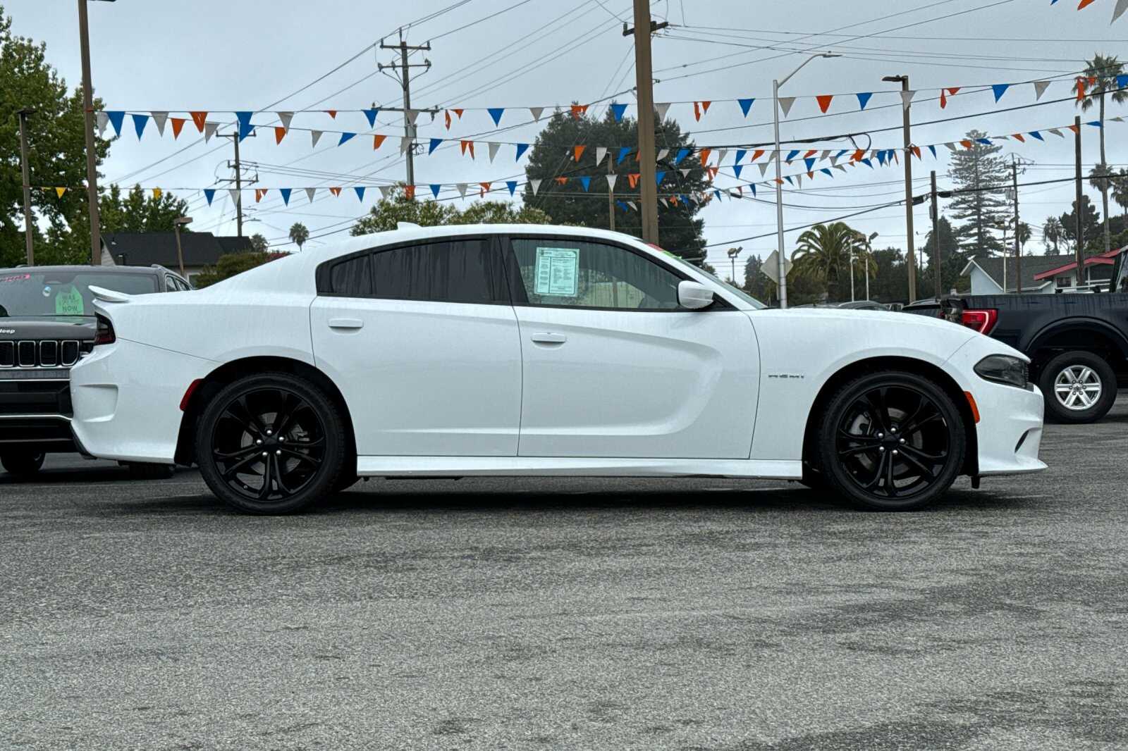 2022 Dodge Charger R/T photo 3