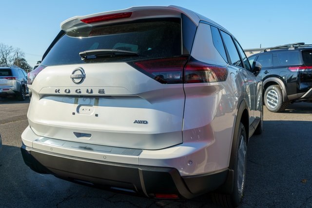 2026 Nissan Rogue SV photo 3