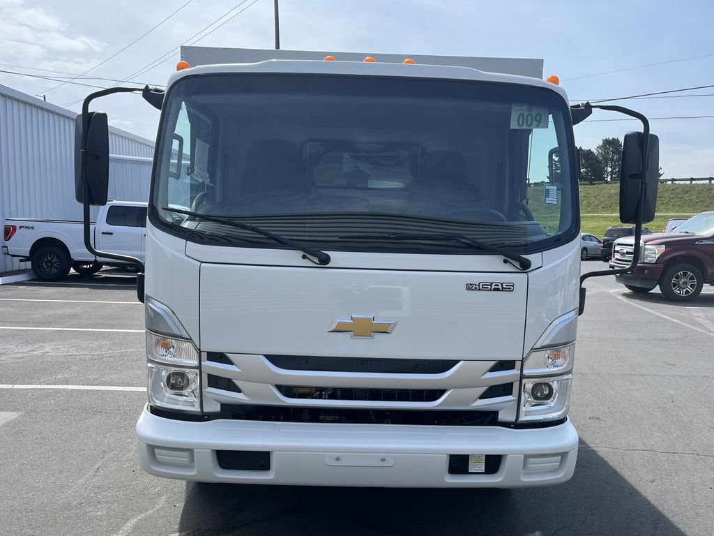 2025 Chevrolet Silverado 4500HD photo 2