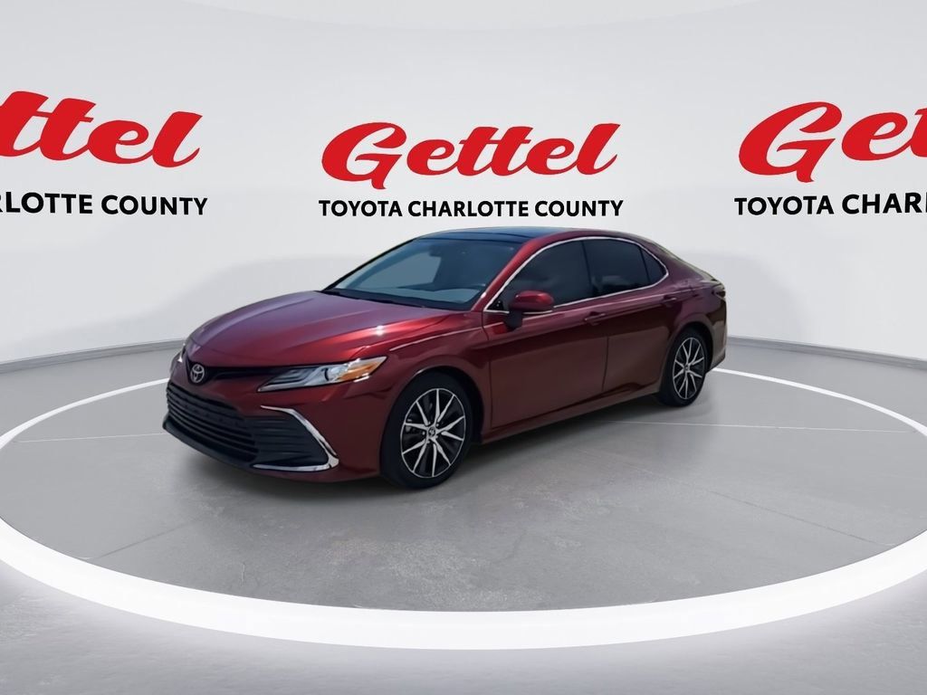 2022 Toyota Camry XLE photo 3