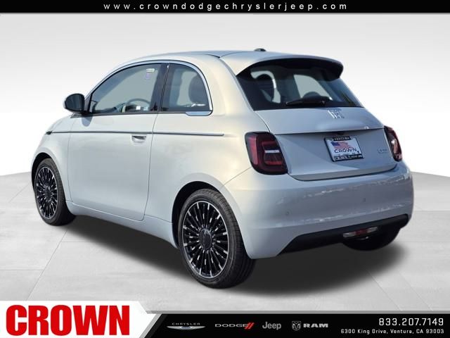2025 Fiat 500e La Prima photo 8