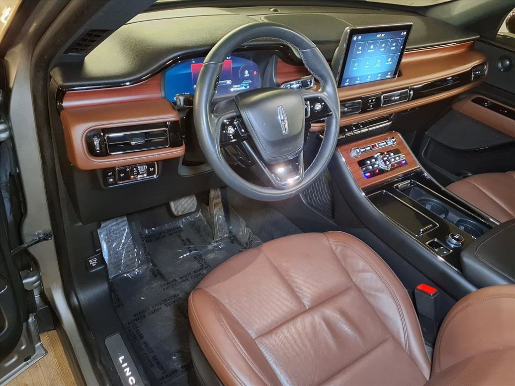 2023 Lincoln Aviator Grand Touring photo 2